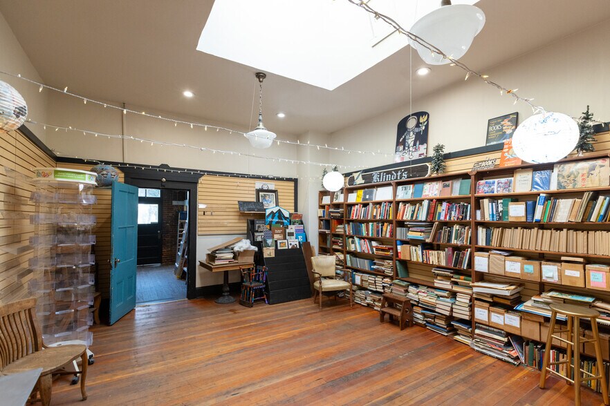 More Photos Of 315 E 2nd St, The Dalles General Retail For Sale