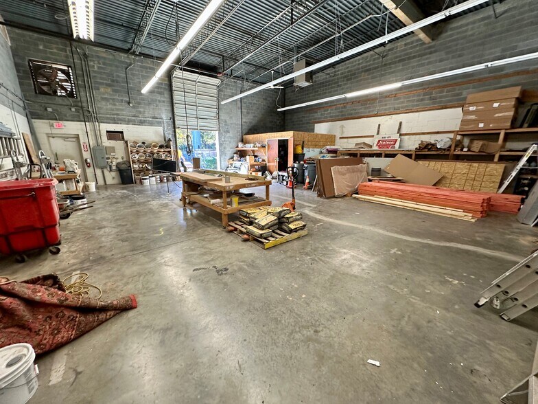 More Photos Of 4901 Dwight Evans Rd, Charlotte Light Distribution For Sale