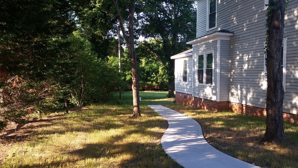 More Photos Of 302 Tom Hall St, Fort Mill Office For Lease