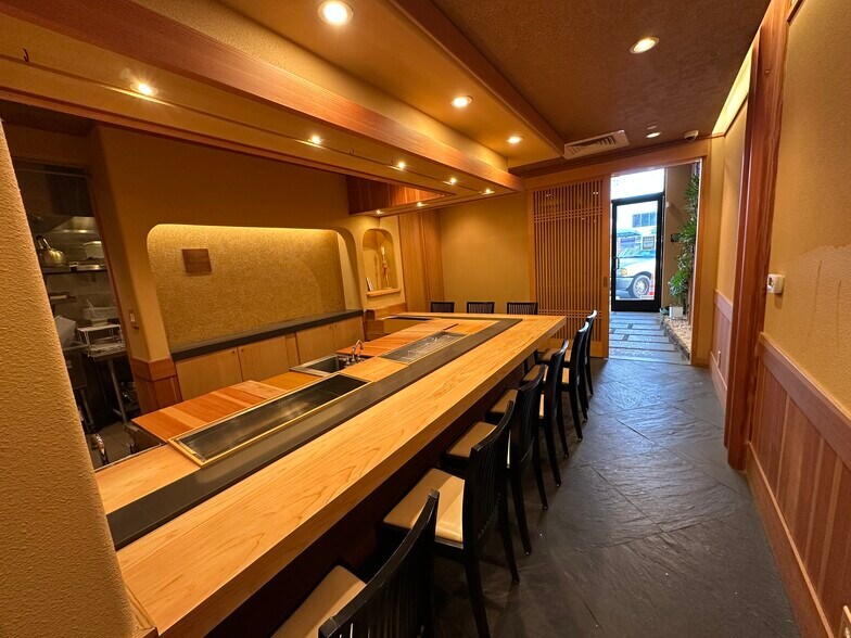 More Photos Of 1731 Kalakaua Ave, Honolulu Freestanding For Lease