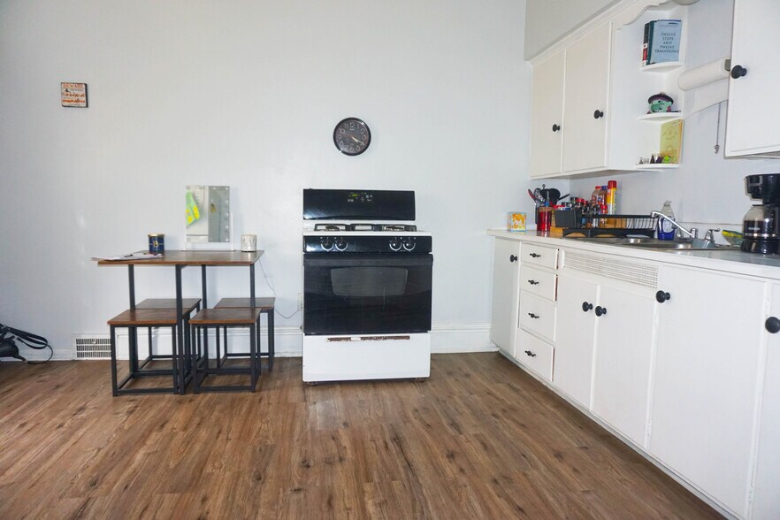 More Photos Of 257 Washington St NW, Warren Multifamily For Sale