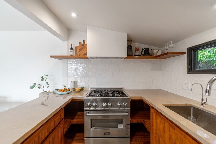 More Photos Of 1964 Vestal Ave, Los Angeles Office Residential For Sale