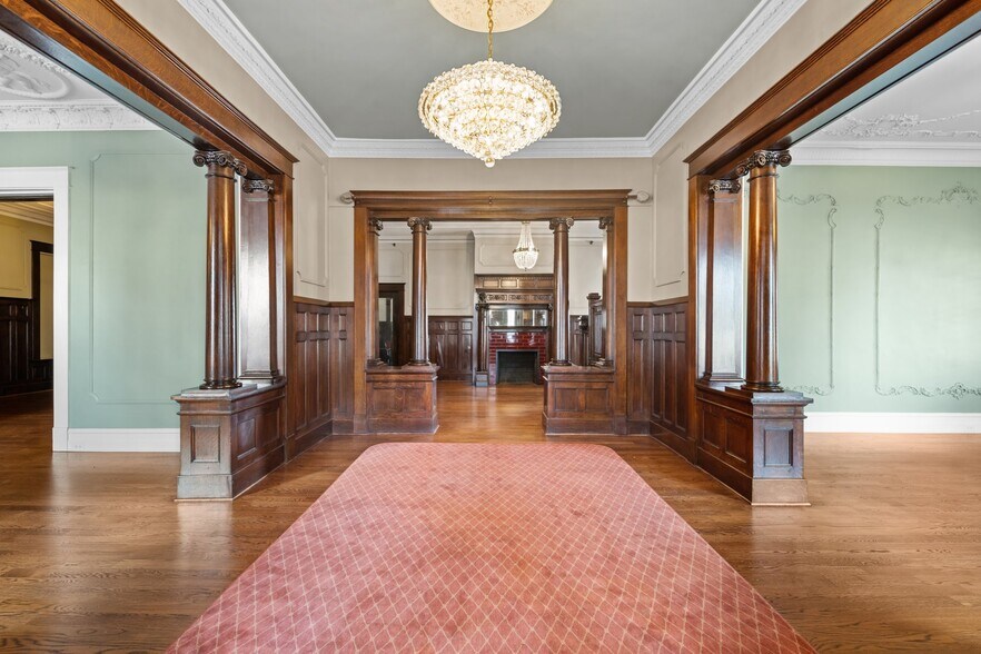 More Photos Of 738 E Main St, Belhaven Hotel For Sale