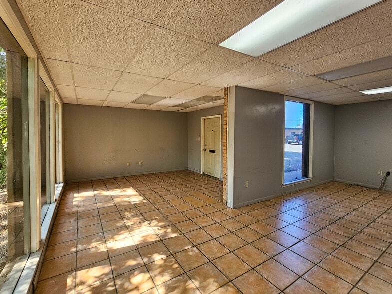 More Photos Of 115 S Leggett Dr, Abilene Office Residential For Lease