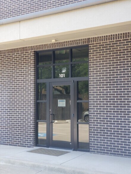 More Photos Of 3343 Locke Ave, Fort Worth Office For Lease