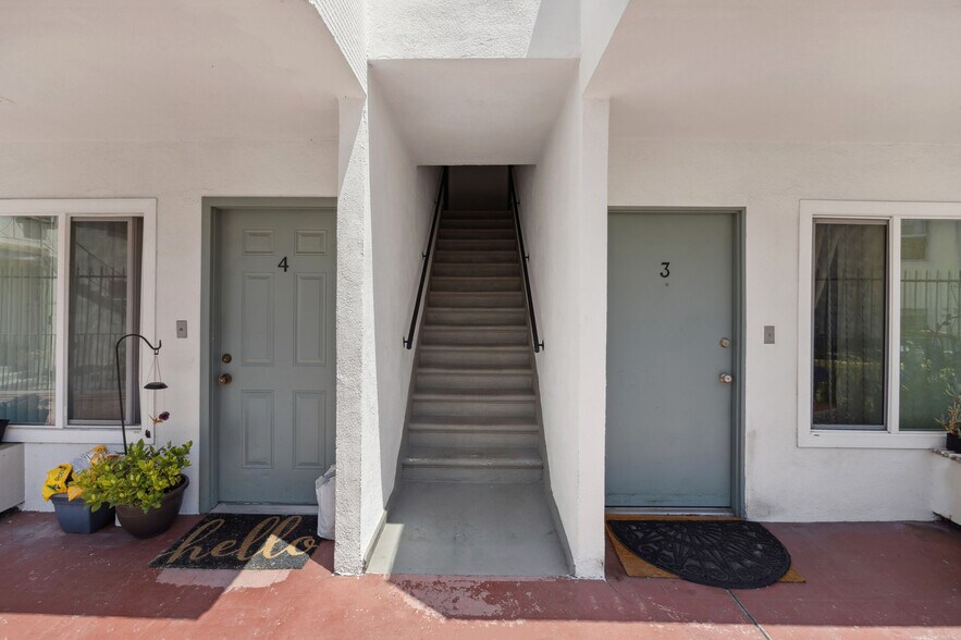 More Photos Of 5947 Carlton Way, Los Angeles Apartments For Sale