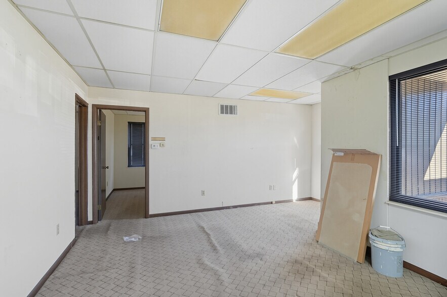 More Photos Of 9309-9319 Cincinnati-Columbus Rd, West Chester Office For Lease