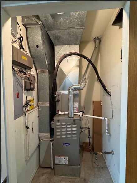 More Photos Of 1124 Rt 202 S, Raritan Office For Sale