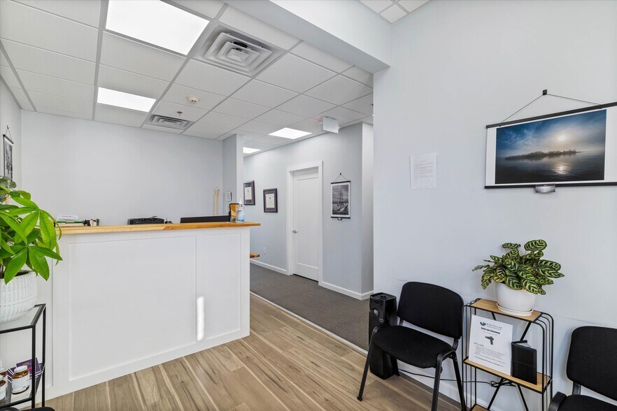 More Photos Of 159 Boston Post Rd, East Lyme Apartments For Sale