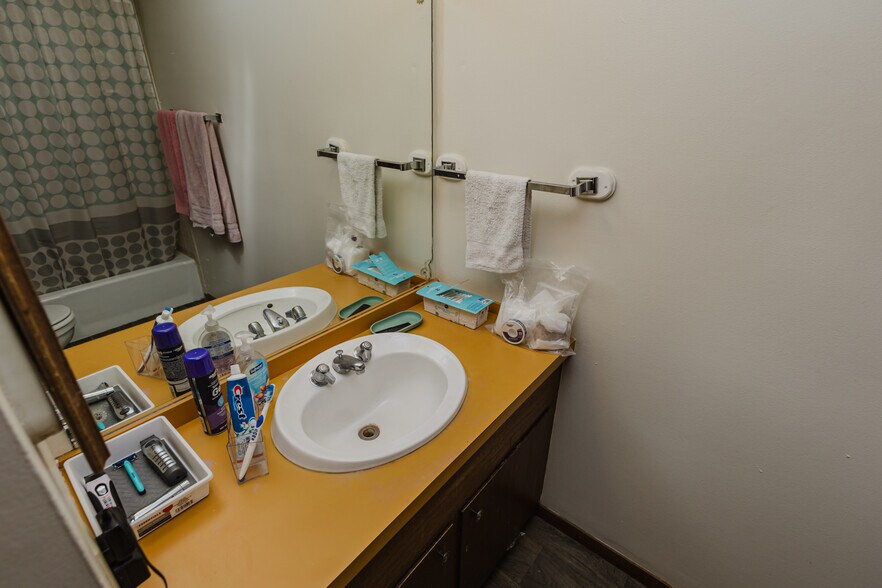 More Photos Of 3007 Sierra Pky, Hutchinson Apartments For Sale