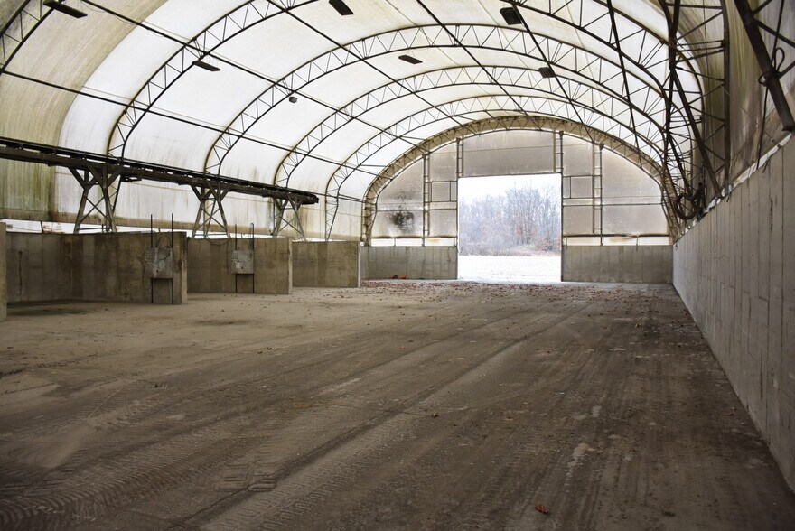 More Photos Of 105 McQuiston Dr, Jackson Center Industrial For Sale