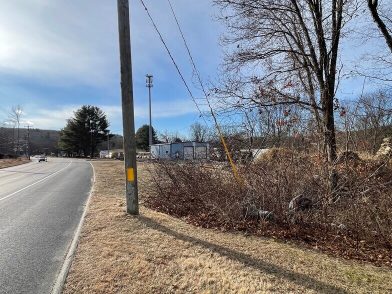 More Photos Of 15 River Rd, Willington General Retail For Sale