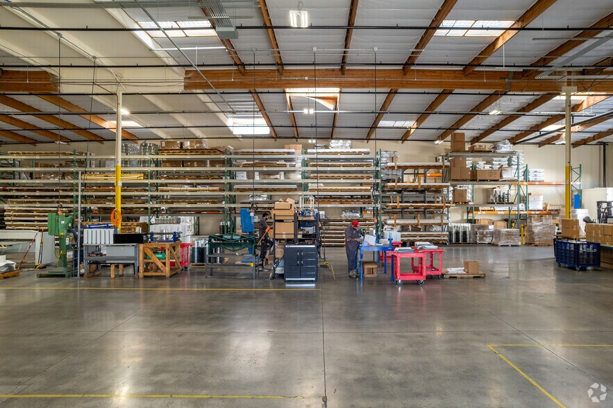 More Photos Of 4553-4557 Firestone Blvd, South Gate Warehouse For Lease