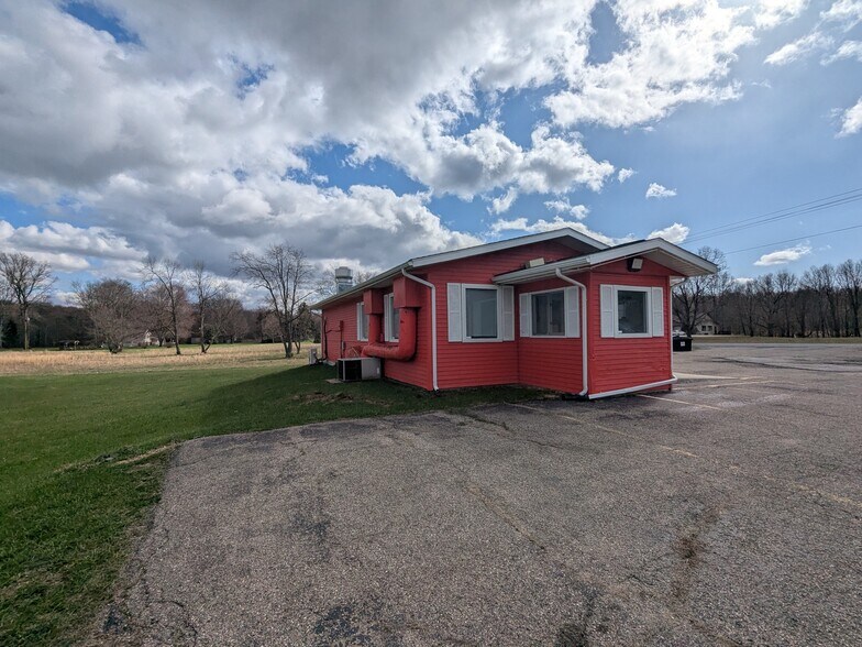 More Photos Of 24901 Red Arrow Hwy, Mattawan Restaurant For Lease
