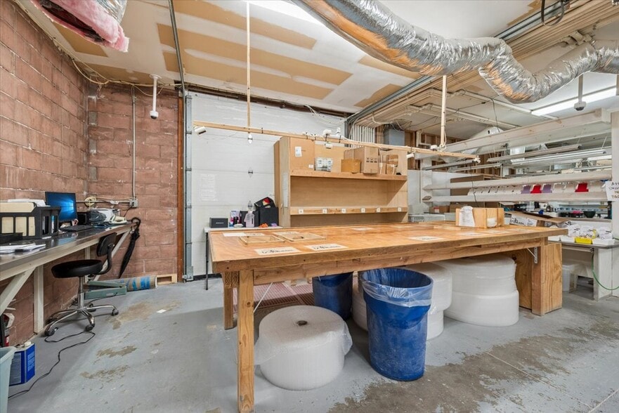 More Photos Of 144 12th St, Piscataway Light Distribution For Lease