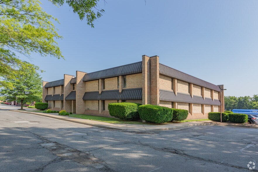 More Photos Of 2 Colgate Dr, Forest Hill Medical For Lease