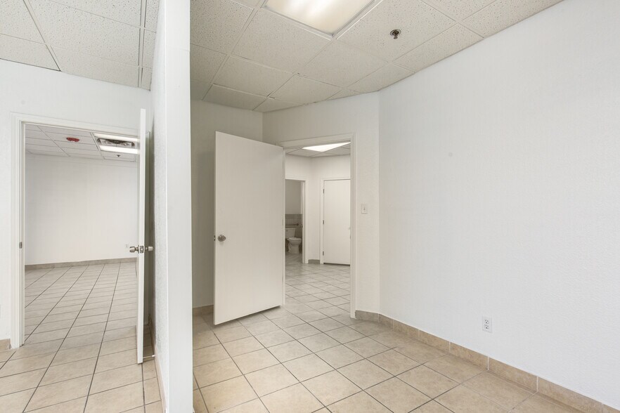 More Photos Of 2881 S Valley View Blvd, Las Vegas Office Residential For Lease
