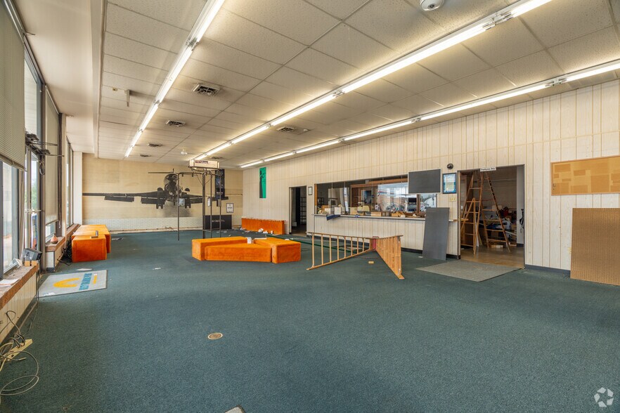 More Photos Of 12243-12305 Natural Bridge Rd, Bridgeton Unknown For Lease