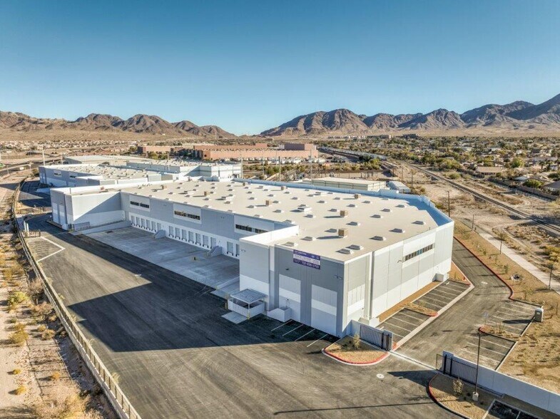 More Photos Of 35 Conestoga Way, Henderson Industrial For Sale