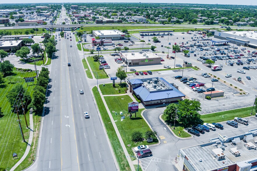 More Photos Of 3505 N Rock Rd, Wichita Restaurant For Lease