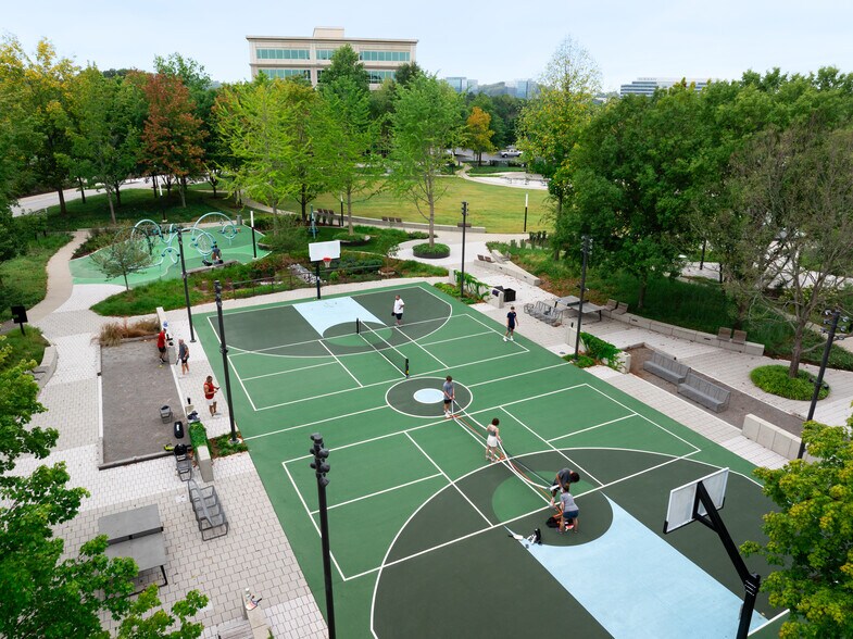 More Photos Of 701 Cool Springs Blvd, Franklin Office For Lease