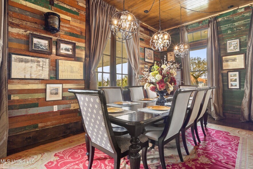 More Photos Of 647 Howard Ave, Biloxi Office Residential For Sale