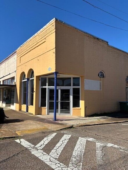 Primary Photo Of 2973 Jefferson St, Macon Storefront For Sale