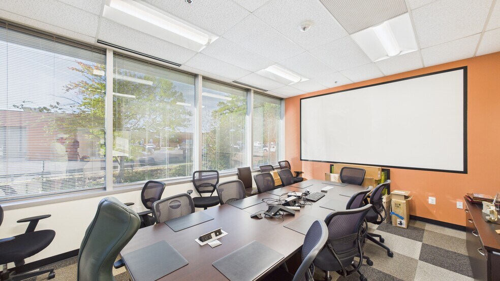More Photos Of 14012-14018 Sullyfield Cir, Chantilly Medical For Lease