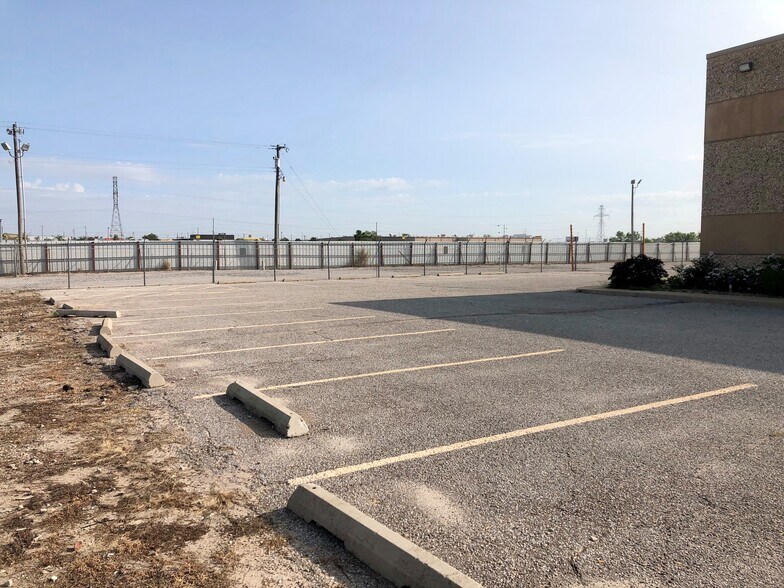 More Photos Of 5801 SW 11th St, Oklahoma City Service For Lease