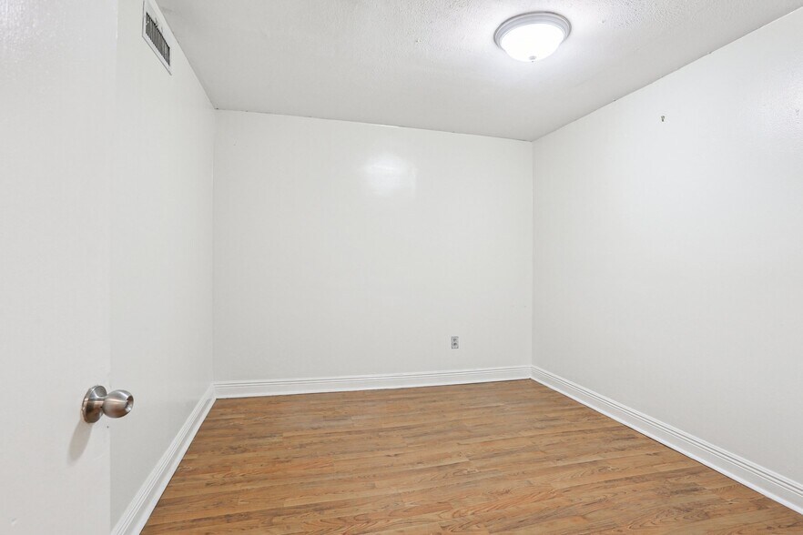 More Photos Of 134 N Broad St, New Orleans Office For Lease
