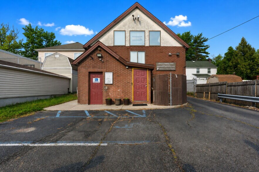 More Photos Of 3611 Richmond Ave, Staten Island Medical For Lease