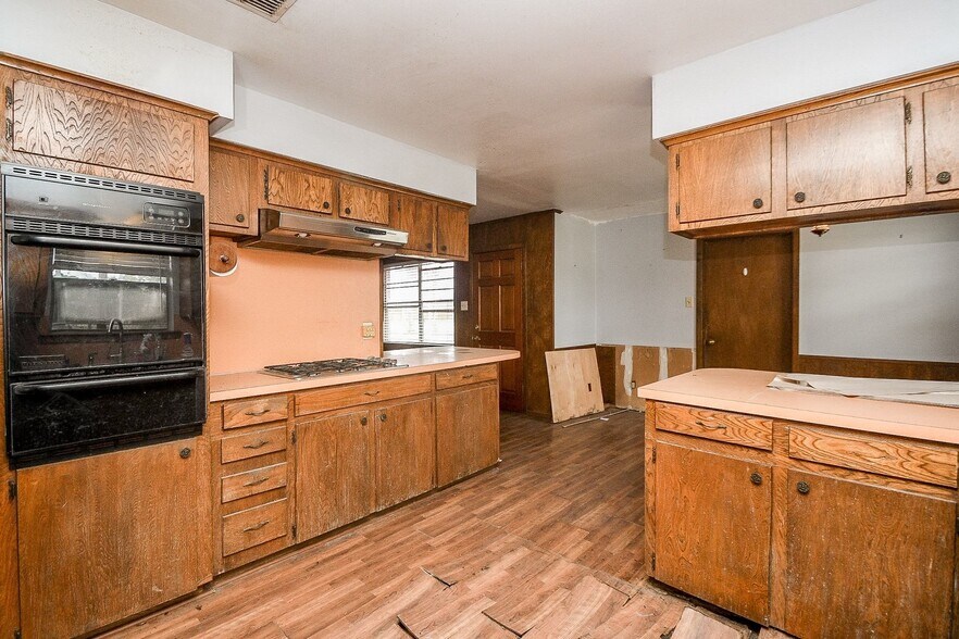 More Photos Of 11602 Dover St, Houston Flex For Lease