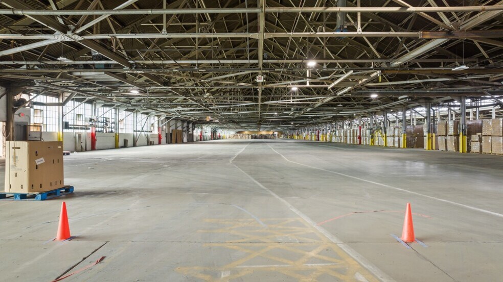 More Photos Of 16123 Armour St NE, Alliance Warehouse For Lease