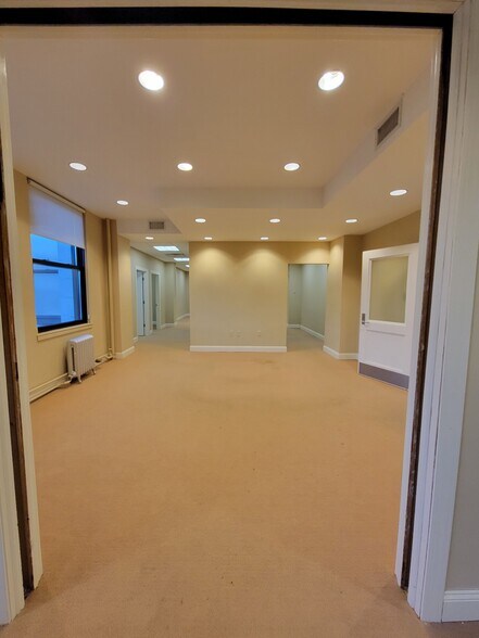 More Photos Of 8-18 W Market St, Wilkes Barre Office For Lease