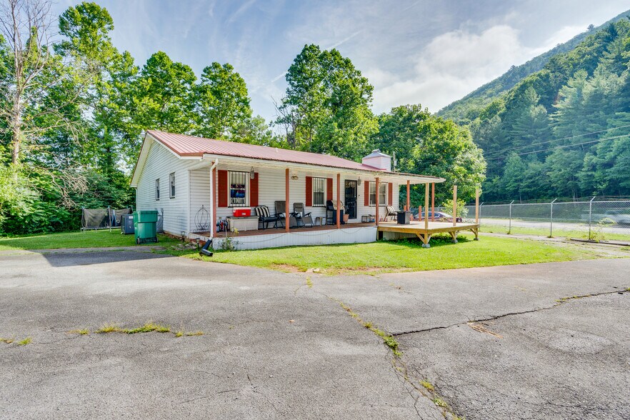 More Photos Of 5560 Highway 19 E, Hampton Manufacturing For Sale