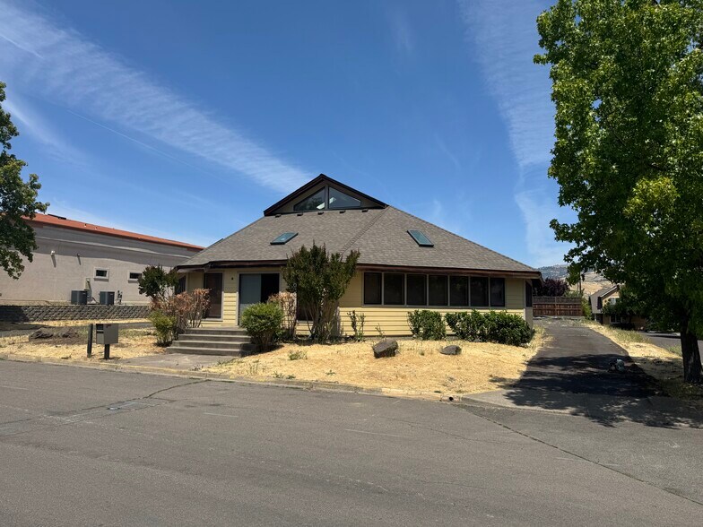 More Photos Of 400 Williamson Way, Ashland Office Residential For Sale