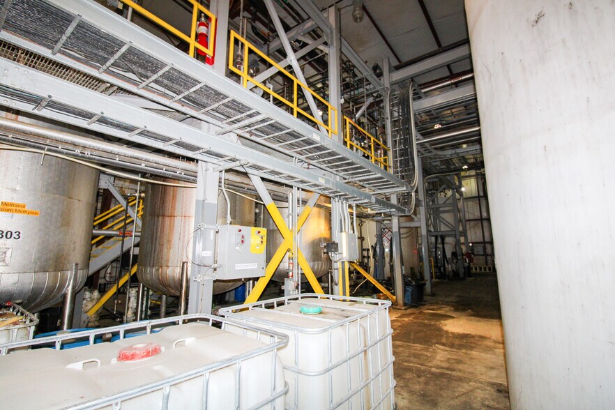 More Photos Of 5640 44th Ave S, Clinton Industrial For Sale