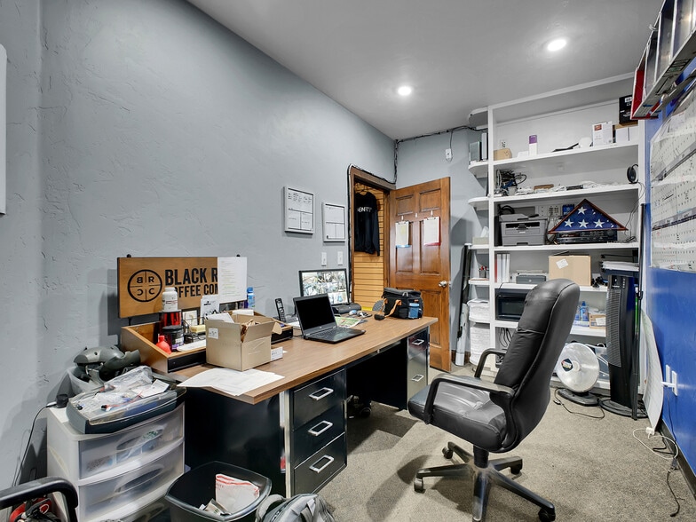 More Photos Of 991 Platte River Blvd, Brighton Storefront For Sale