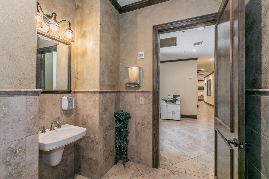 More Photos Of 4508 Colleyville Blvd, Colleyville Office Residential For Lease