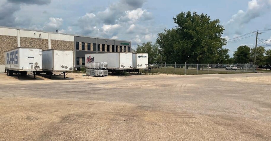 More Photos Of 10 Hutchings St, Winnipeg Industrial For Lease