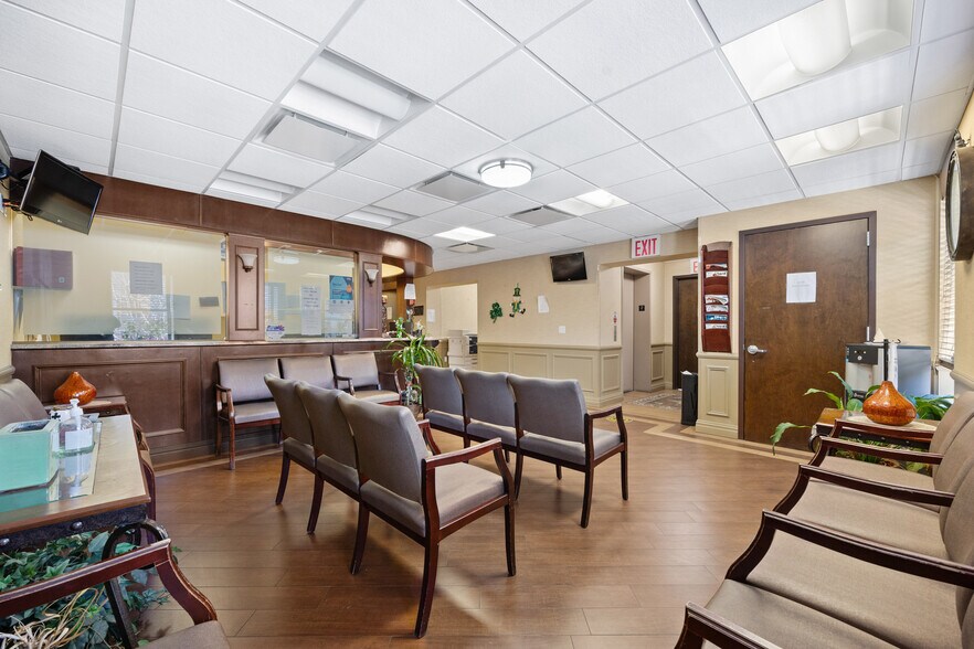 More Photos Of 7210 13th Ave, Brooklyn Office For Sale