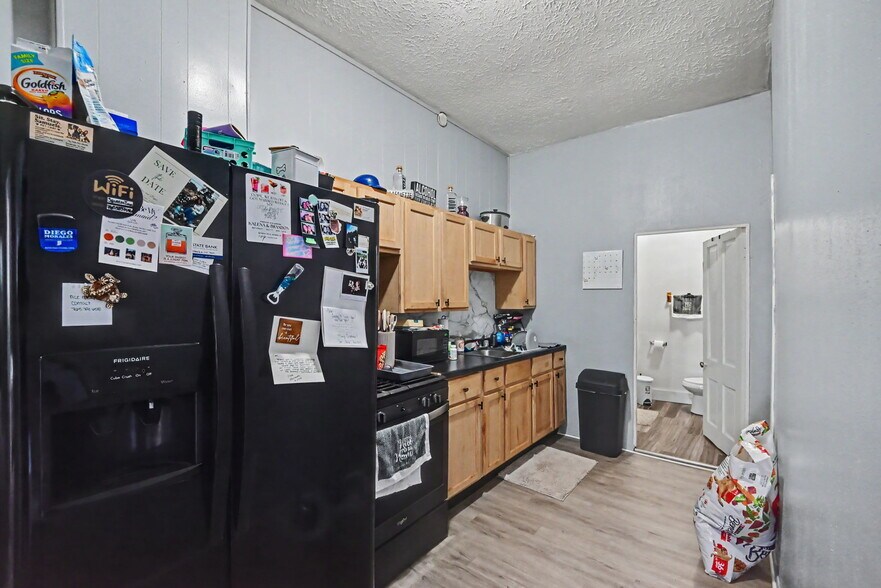 More Photos Of 126 McConnell St, Oxford Storefront Retail Residential For Sale
