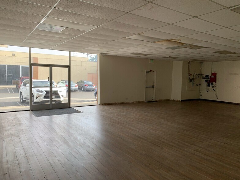 More Photos Of 3124 E Colorado Blvd, Pasadena Storefront Retail Office For Lease
