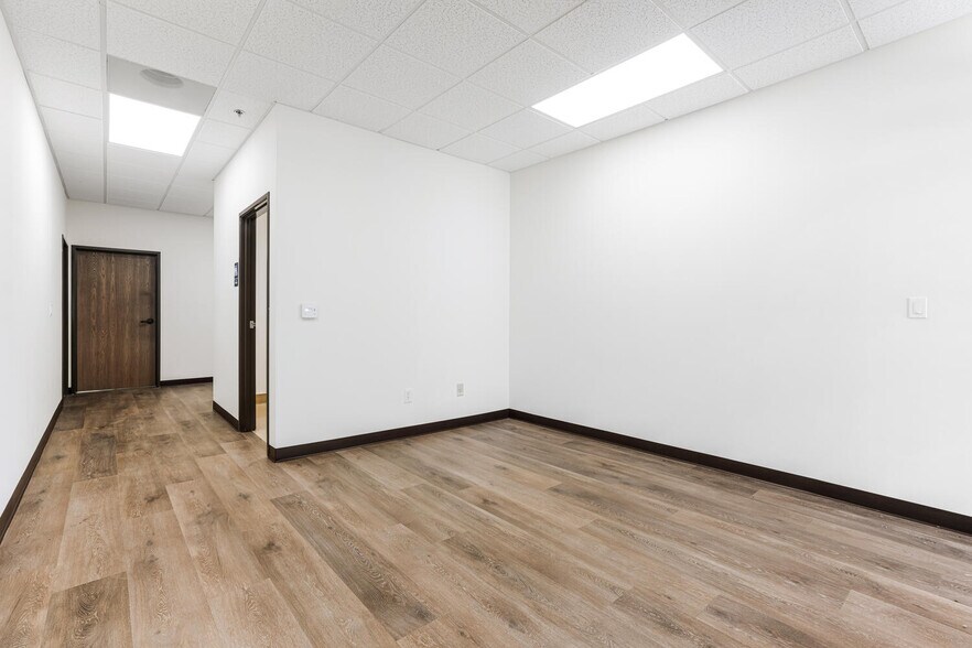 More Photos Of 12701 Van Nuys Blvd, Pacoima Warehouse For Lease