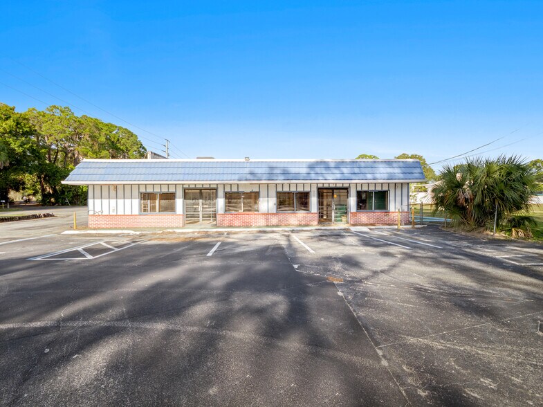 Primary Photo Of 1310 S Tropical Trl, Merritt Island General Retail For Sale