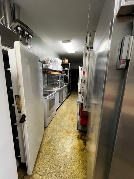 More Photos Of 99 3rd St, Maupin Restaurant For Sale