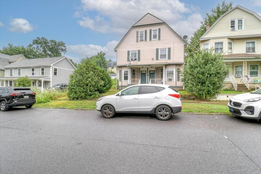 More Photos Of 914 Madison Ave, Scranton Apartments For Sale