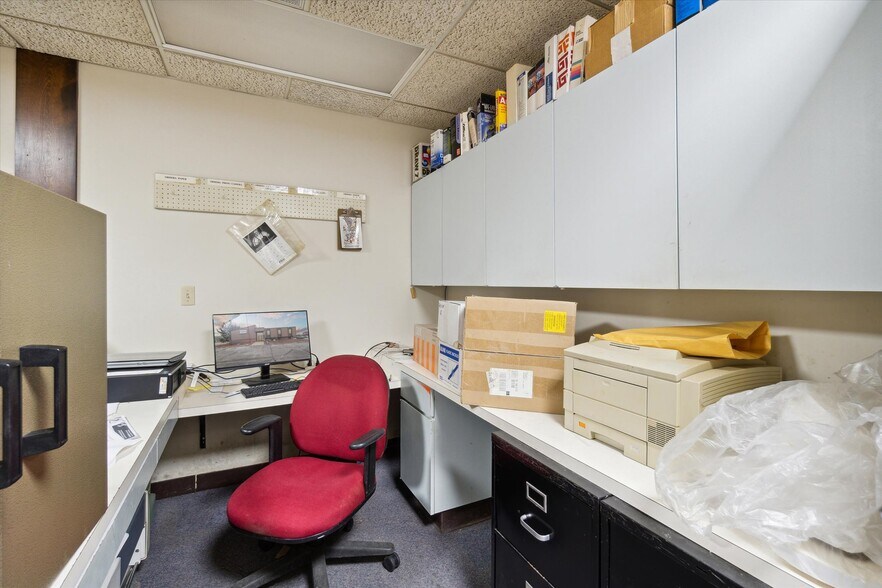 More Photos Of 4414 Bay Rd, Saginaw Storefront Retail Office For Sale