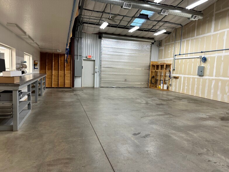 More Photos Of 1115 Ewald Ct, Paradise Manufacturing For Lease