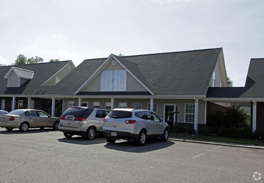 More Photos Of 103-129 Town Creek Dr, Saltillo Office Residential For Lease